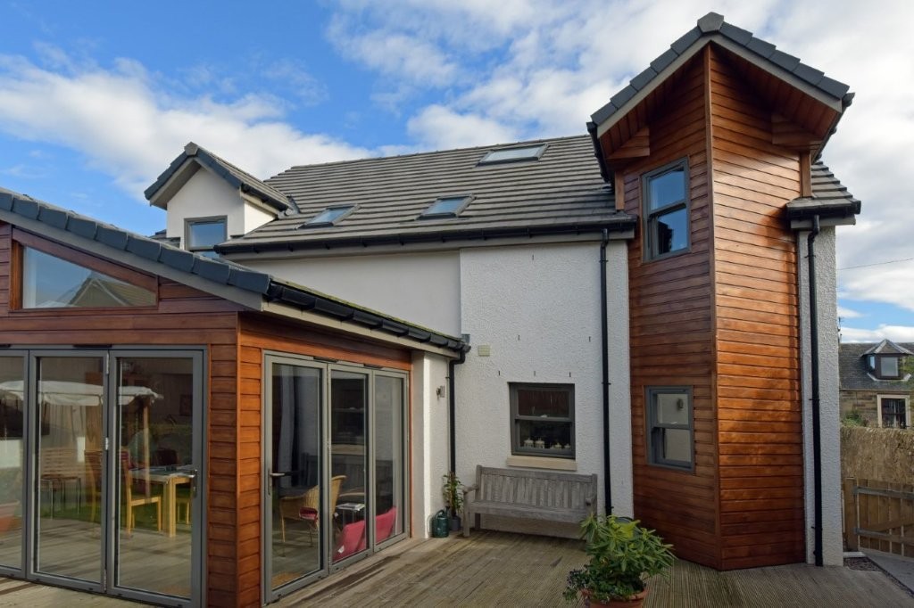 K Rend - White wet dash